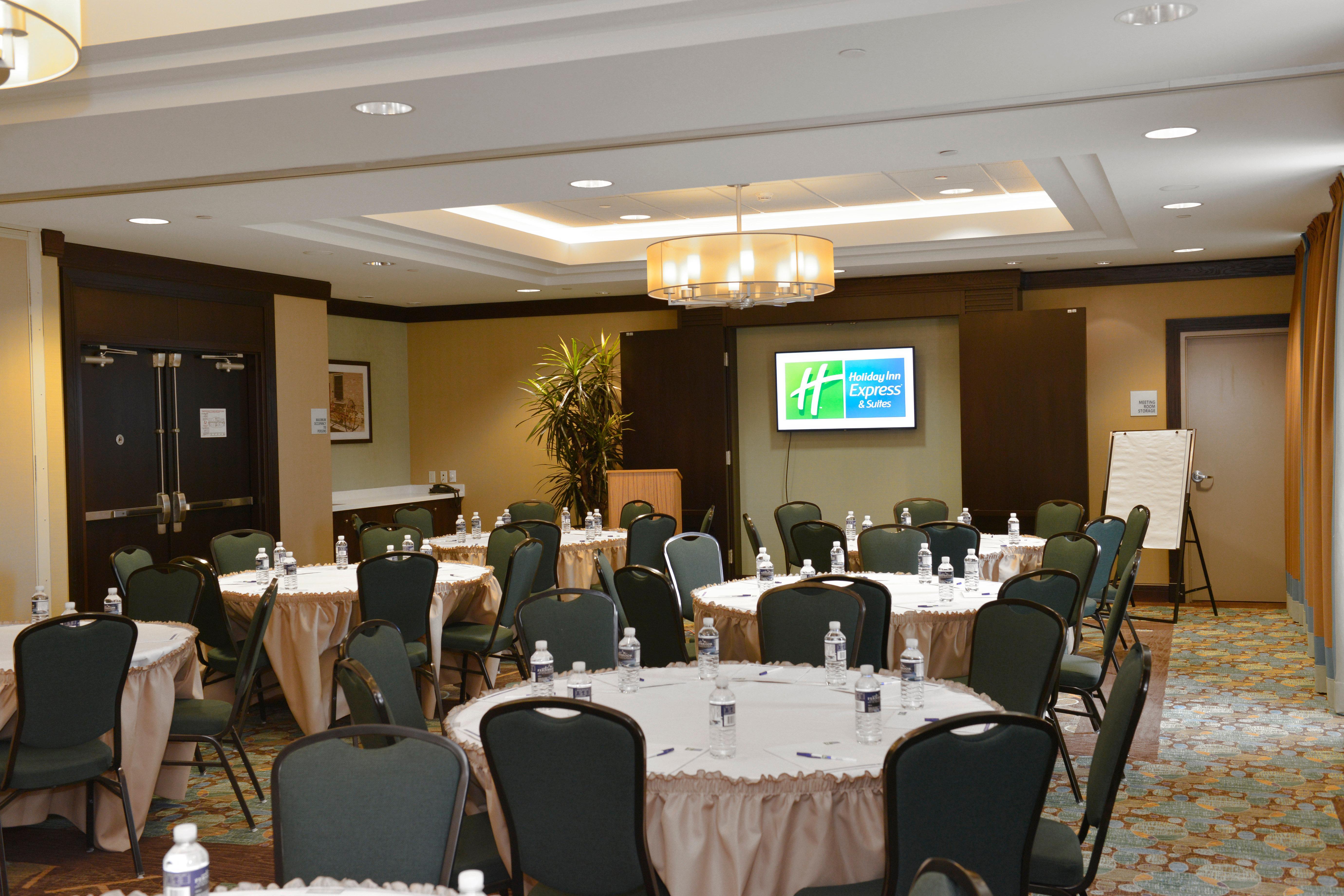 Holiday Inn Express Hotel & Suites Waterloo - St. Jacobs Area By Ihg Екстериор снимка
